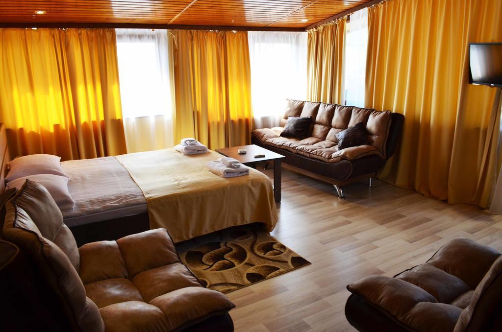 Bonus Hotel